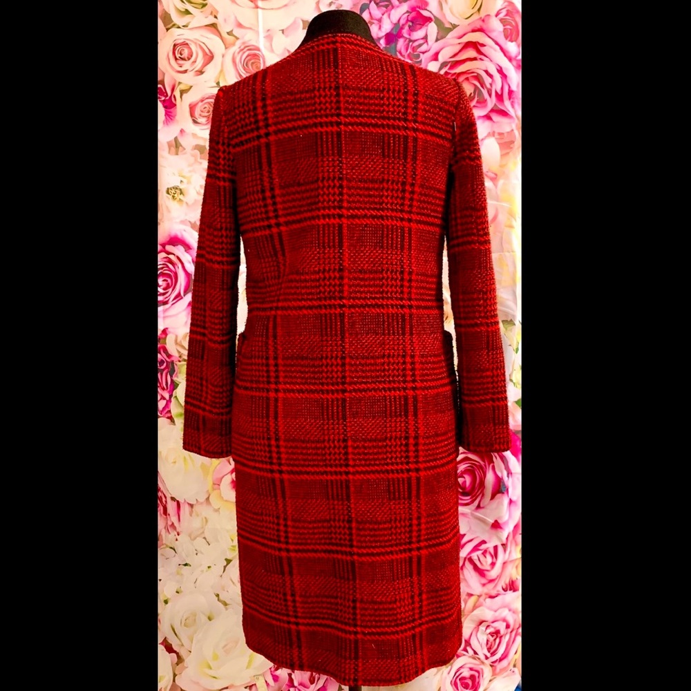Red Coat - Picture 5 of 7